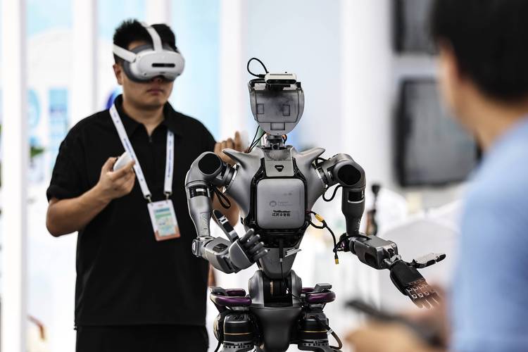 新華全媒丨2025全球工業(yè)互聯(lián)網(wǎng)大會(huì)在遼寧沈陽(yáng)開幕